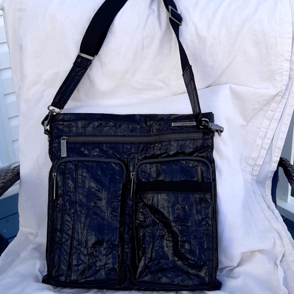 Matt & Nat bag in shiny black